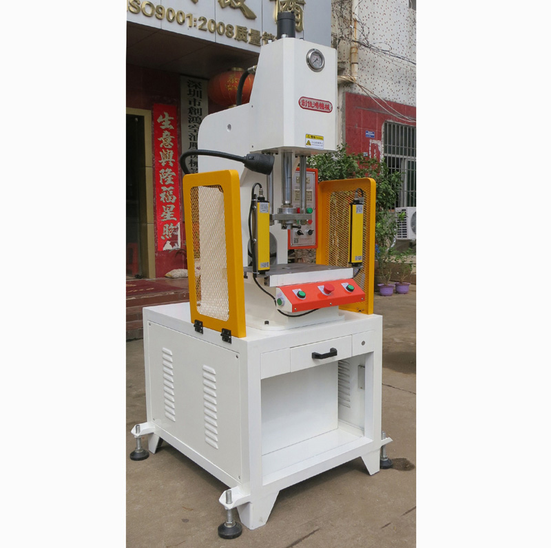 C���������͉�����